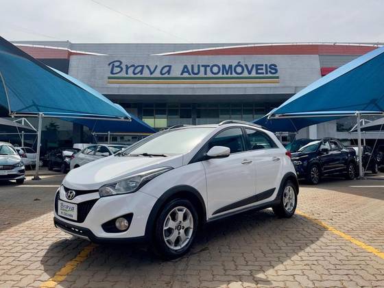 HYUNDAI HB20X 1.6 16V PREMIUM FLEX 4P AUTOMÁTICO HYUNDAI HB20X 1.6 16V PREMIUM FLEX 4P AUTOMÁTICO